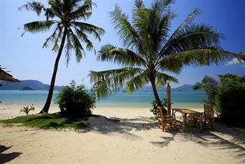 Byg Grand Beach Front & Sea View @ Panwa Beach Екстер'єр фото